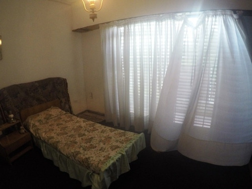 Imagen 9 de 17 de Casa 5 Amb C/dpto Y Patio .venta