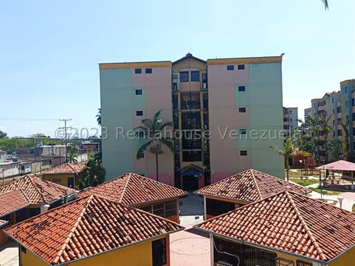 Apartamento En Venta Ubicado En Los Caobos Valencia Carabobo 24-8265, Eloisa Mejia