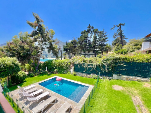 En Venta Encantadora Y Sólida Casa Con Linda Vista, Zapallar