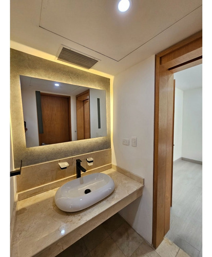 Apartamento En Alquiler 160 M2 - Urb. Campo Alegre