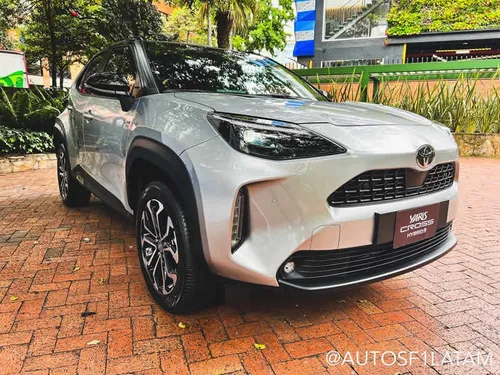 Toyota Yaris Cross Hibrido Xls Refull 2025 Entrega Inmediata