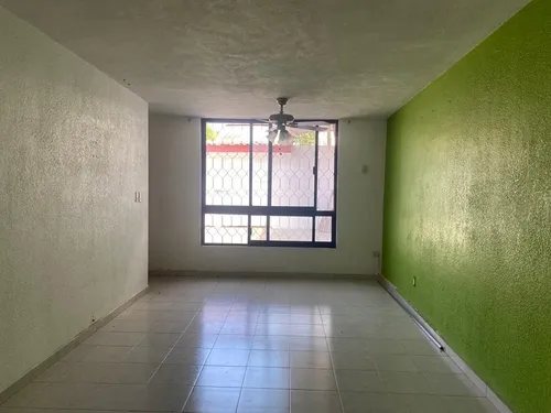 De Una Planta, Ubicadisima Con Factibilidad De Ampliar Sin Restrinccion Por Estar En Calle Abierta. Zona Rodeada De Todo Para Vivir Tranquilamente