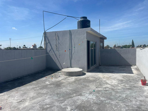 Casa En Venta En Col. Bernardo Cobos, Irapuato, Gto.