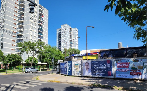 Imagen 3 de 5 de Venta De Inmejorable Esquina Comercial De 250 Mts2!!!