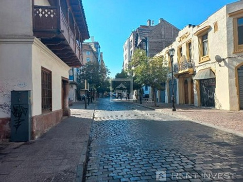 Venta De Gran Casa En La Comuna De Santiago