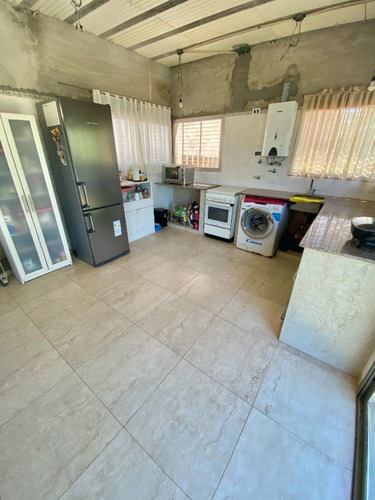 Imagen 8 de 11 de Casa En Venta De 1 Dormitorio C/ Cochera En City Bell