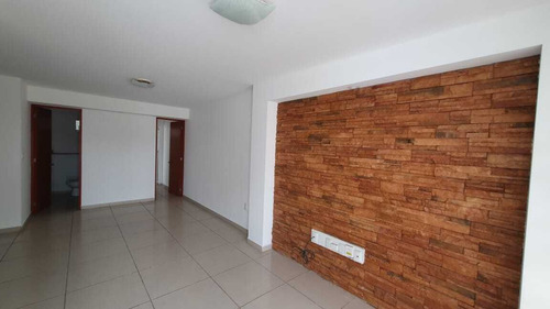 Casa En Venta En Paseos Del Bosque, 3 Recámaras, 2.5 Baños, Gran Ubicación !!