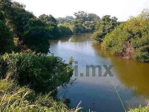 Imagen 7 de 10 de Ventas Terrenos Tuxpan Ver. De 2111 M² Se Encuentra Ubicado En La Calle Fray Servando Teresa De Mier En La Colonia Villa Rosita En La Ciudad De Tuxpan Veracruz, Con 115 Metros De Frente Al Estero De