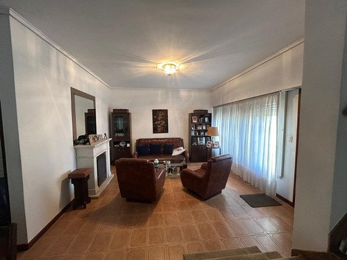 Excelente Chalet 3 Amb C/ Cochera