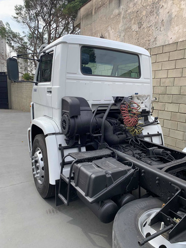 Imagem 3 de 6 de Volkswagen Titan 19-310