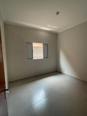 Imagem 3 de 10 de Casa Nova Com Belo Acabamento E Com Piscina Prox A Pista