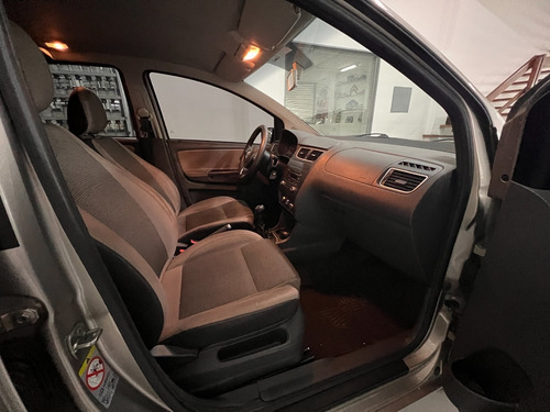 Imagen 15 de 17 de Volkswagen Suran 1.6 L 5d Manual 2012 Usado 1er Dueño