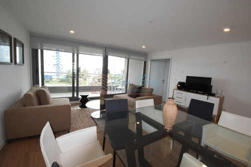 Venta, Apartamento, 2 Dormitorios, Mansa, Punta Del Este, Uruguay.