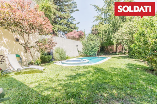 Venta - Casa 6 Ambientes - Coghlan