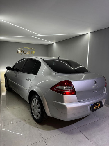 Renault Megane 1.6 Dynamique Hi-flex 4p
