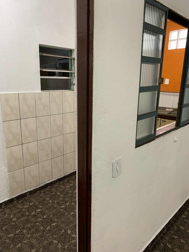 Casa De 3 Cômodos + Lavanderia Compartilhada