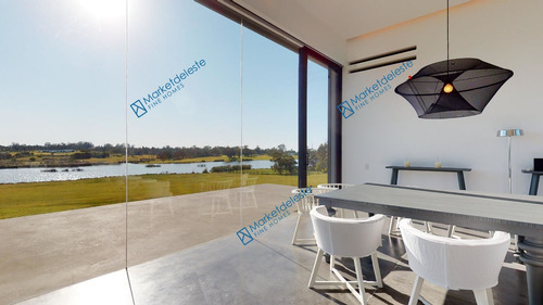 Modern House - La Barra