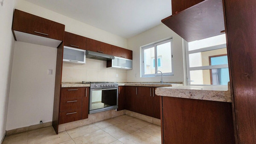 Casa En Renta De 1 Planta En Residencial Misión San Jerónimo, 2 Hab.