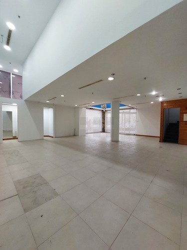 Imagen 3 de 9 de Venta Local Comercial Puente Real Pb, Nueva Barcelona