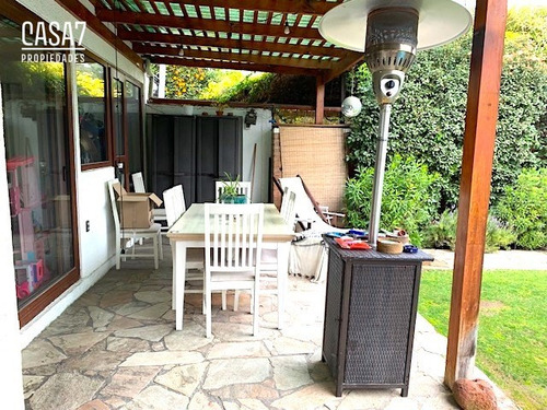 Casa En Venta De 3 Dorm. En Ñuñoa
