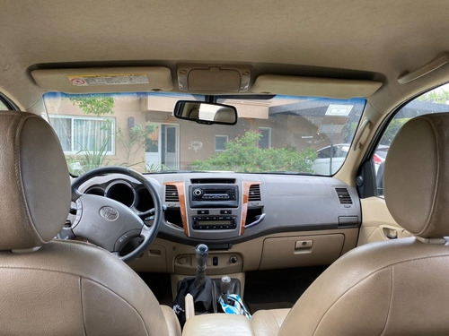 Imagen 9 de 15 de Toyota Sw4 2011 3.0 Srv Cuero I 171cv 4x4