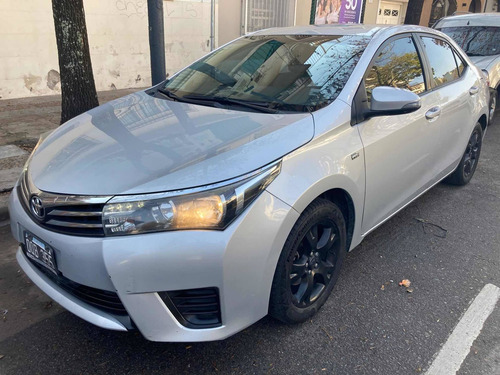 Imagen 1 de 12 de Toyota Corolla 2015 1.8 Xli Cvt 140cv