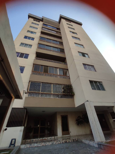 En Venta Apartamento En La Av. Bolivar Valencia Carabobo. 1798 Inmobiliaria Maggi