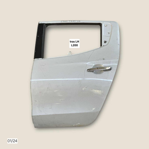 Puerta Trasera Izquierda Mitsubishi L200 2016 Al 2022 (Usado)