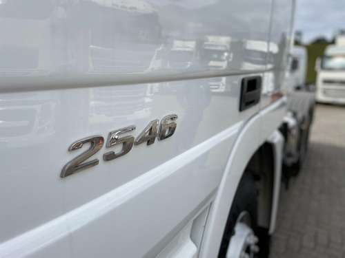 Imagem 9 de 16 de Mercedes-benz Actros 2546 6x2 17/18 Selectrucks
