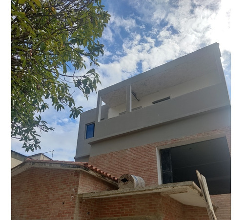 Imagen 2 de 8 de Se Alquila Casa Comercial 1200m2 Ubicada En Los Chaguaramos