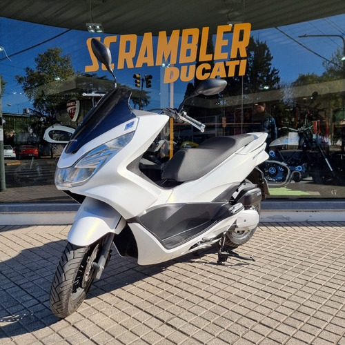 Imagen 12 de 16 de Honda Pcx 150 2017 Ducati Rosario