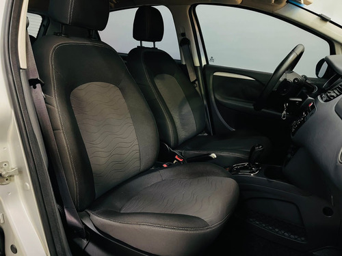 Imagem 9 de 14 de Fiat Punto Essence 1.6 16v Dualogic (flex)