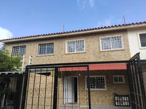 Venta De Townhouse En Los Robles Margarita