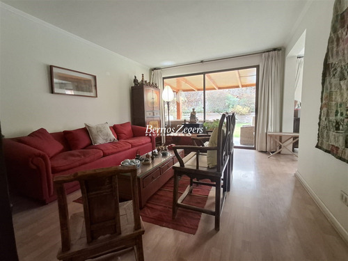 Casa En Venta De 4 Dorm. En Lo Barnechea Jumbo Pie Andino