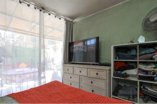 Casa En La Florida: Espacio Y Comodidad