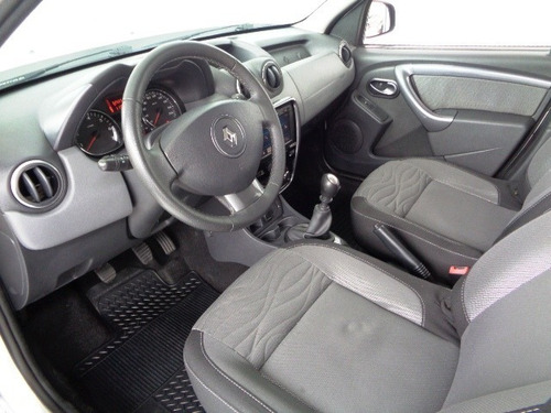 Renault Duster 2.0 Tech Road (flex) Prata - 2013/2013