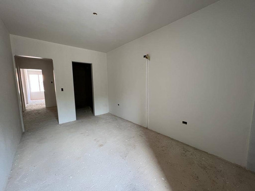 Imagen 3 de 13 de Hilmar Rios C151553 Vende Townhouse En Valles De Camoruco Tlf 0414-432-69-46 @hilmaririos.remax.al