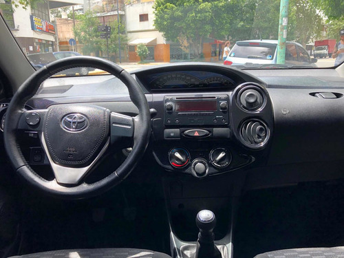 Toyota Etios 1.5 Sedan Xls Azul 2016 Cassano Automobili