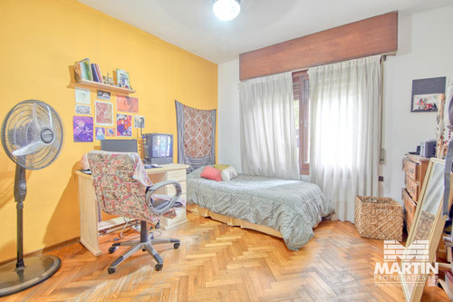 Casa De 4 Ambientes En Martínez Con Cochera Jardín Terraza Y Playroom.