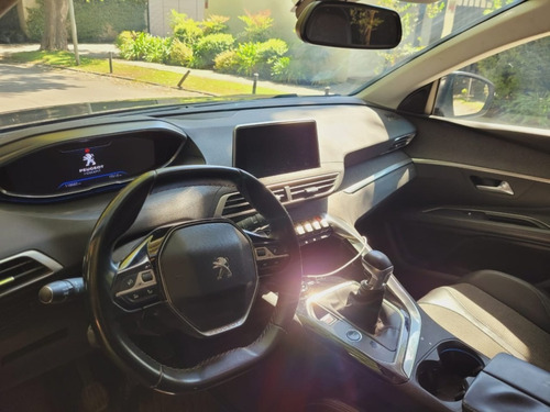 Imagen 11 de 13 de Peugeot 5008 Allure