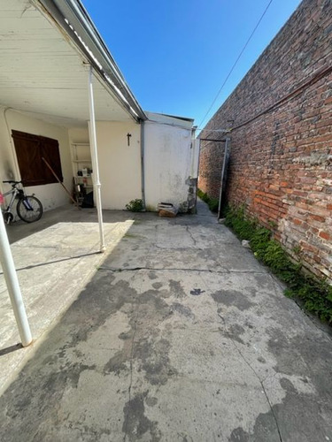 9 E/ 164 Y 165 - Casa A Demoler (berisso)