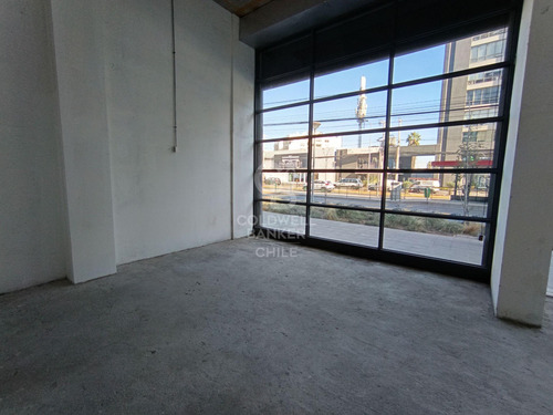 Local En Vicuña Mackenna Pte. De 76 M2