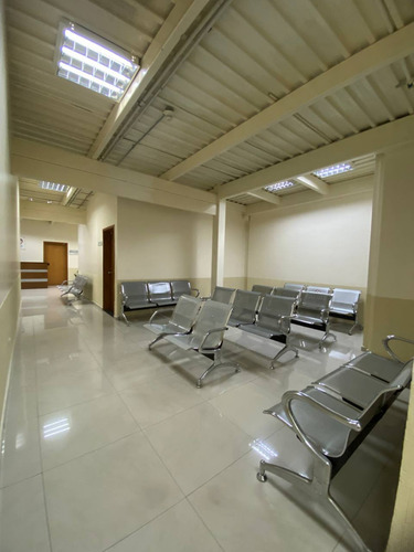 -consultorio Clínico En El Centro Clínico Del Caribe Sector Sabanamar, Costa Azul