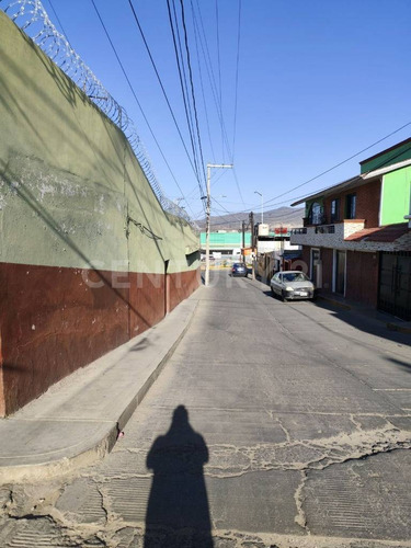 Se Vende Terreno Con Construcción En Col. Del Valle
