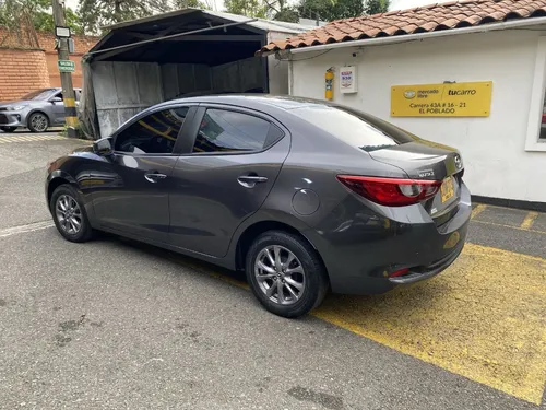 Mazda 2 1.5 Touring Mt 2021