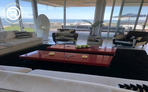 Lujosa Y Moderna Casa Con Una Increíble Vista Al Mar En El Chorro - Ref 5297