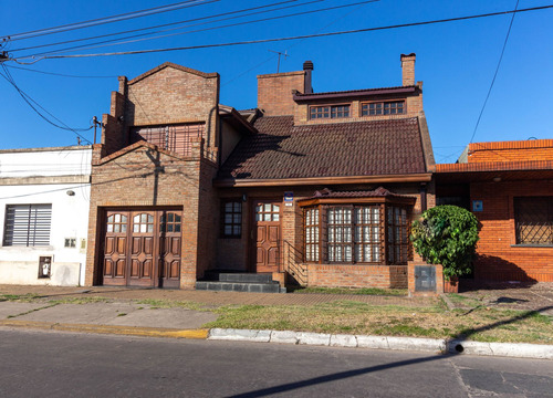 Casa 4 Dormitorios Fondo Libre Y Quincho Don Bosco