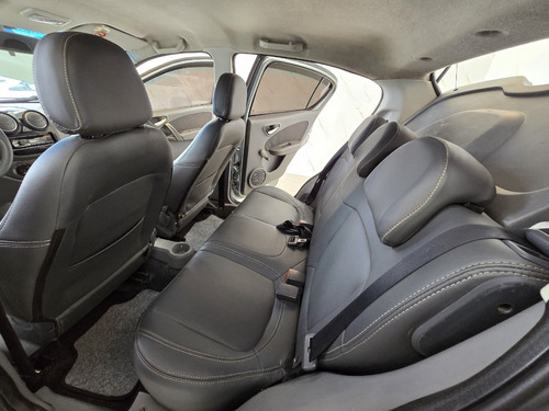 Fiat Palio 1.4 Attractive Flex 5p