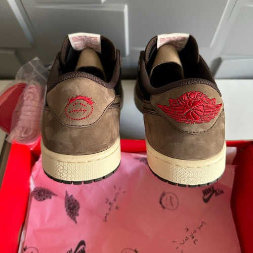 Tenis Air Jordan 1 Low Travis Scott Mocha 41 (Usado)