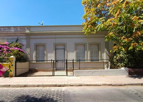 Casa En Excelente Ubicación, Comuna De Santiago